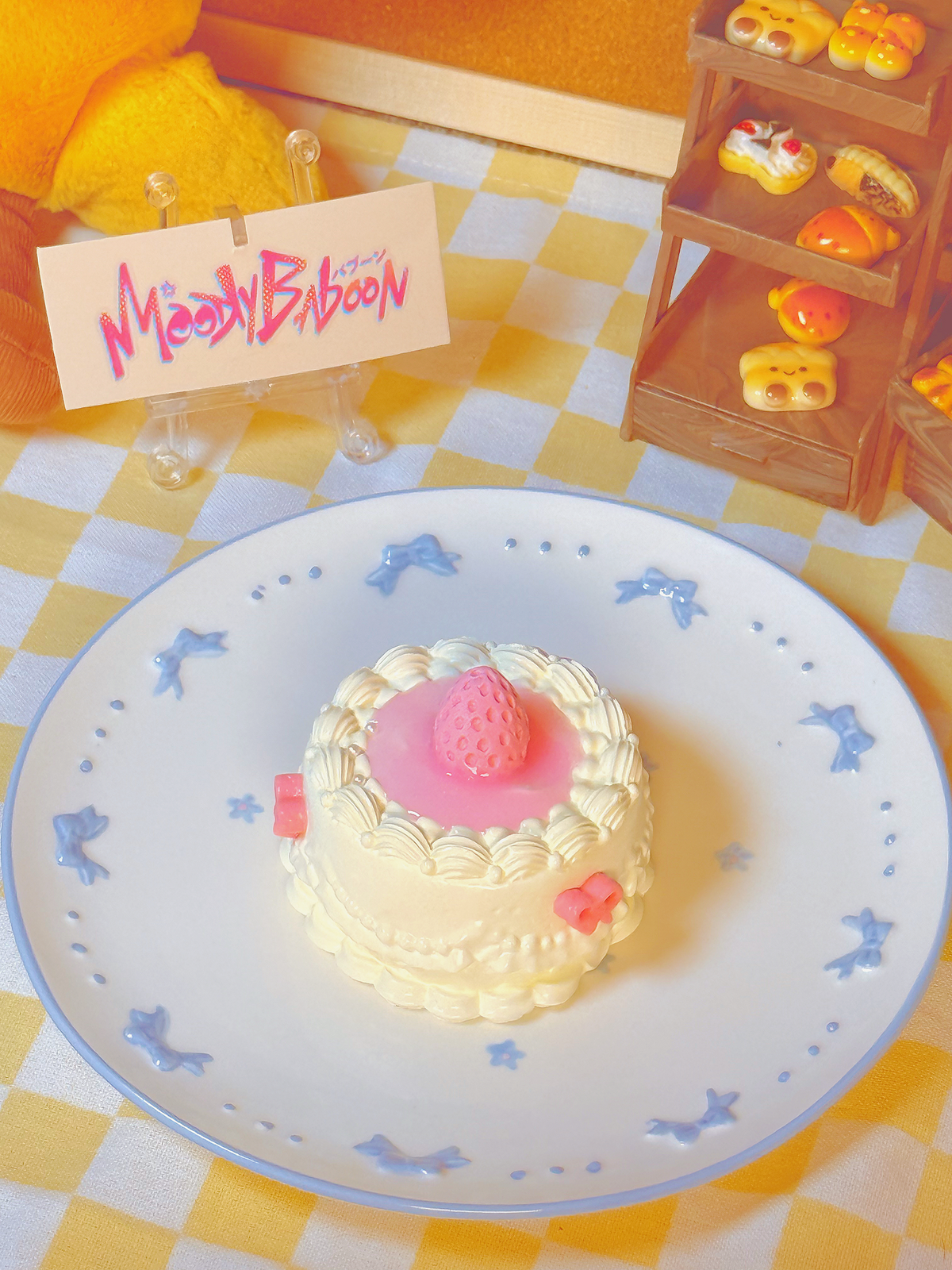 dreamy strawberry cream cake