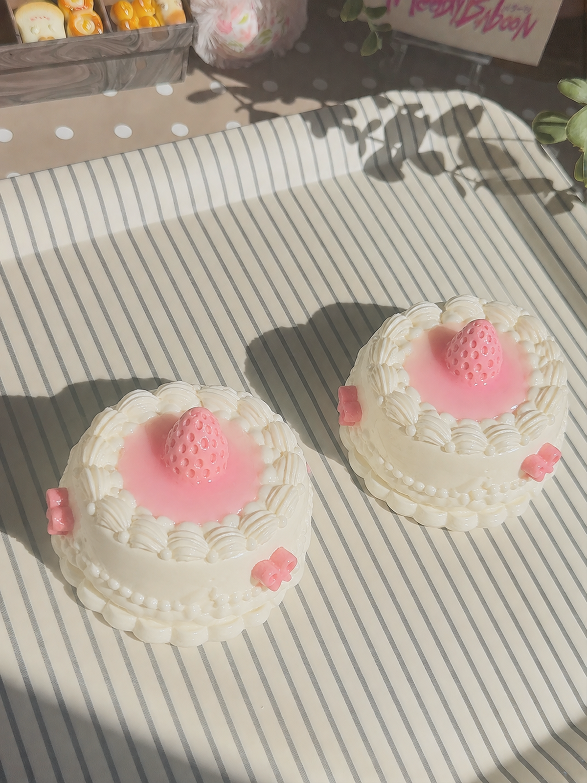 dreamy strawberry cream cake